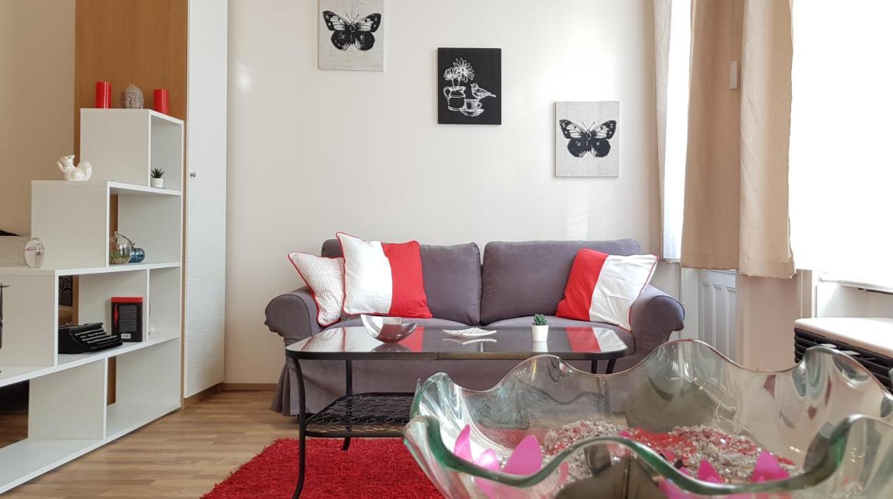 Center Royalty Apartment Budapest Eksteriør billede