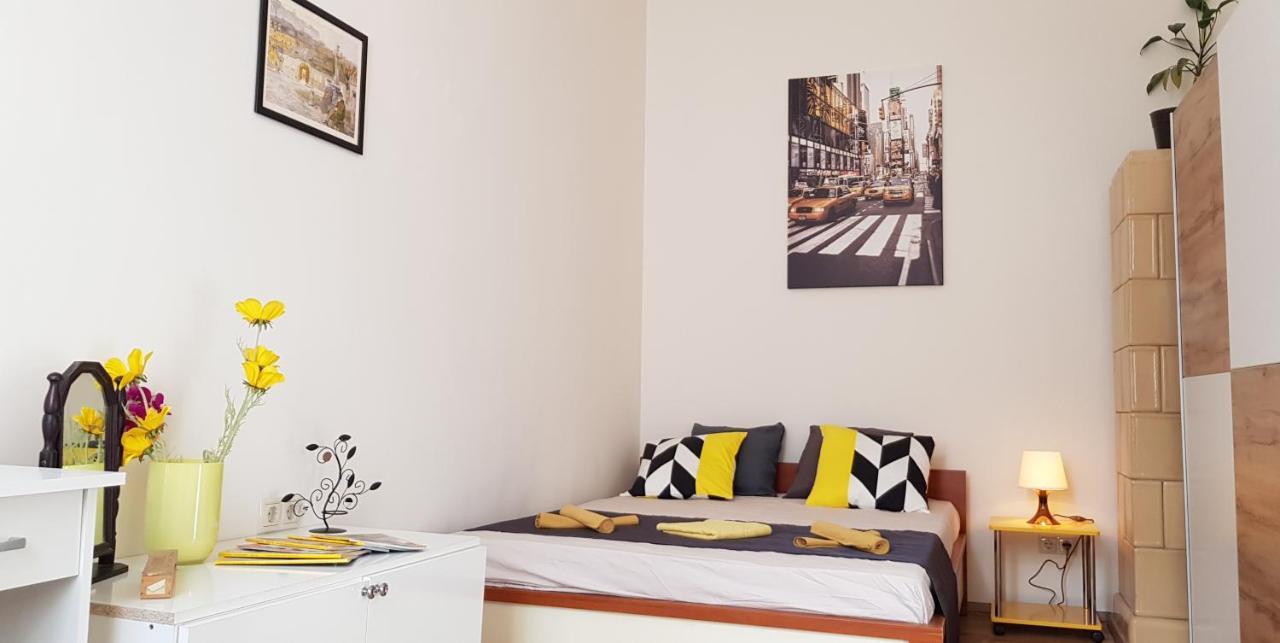 Center Royalty Apartment Budapest Eksteriør billede