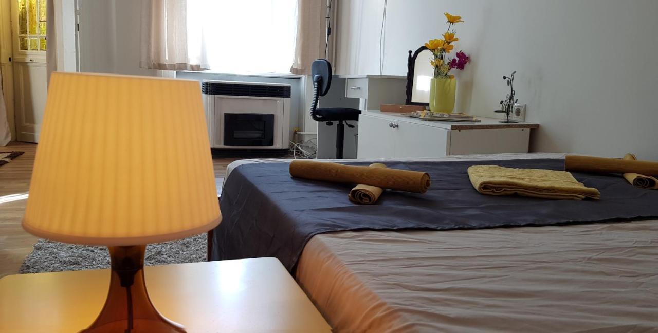 Center Royalty Apartment Budapest Eksteriør billede