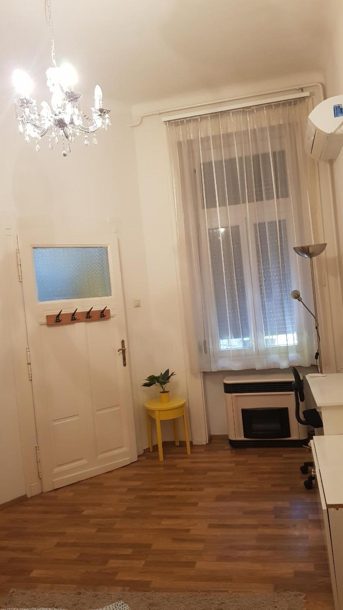 Center Royalty Apartment Budapest Eksteriør billede