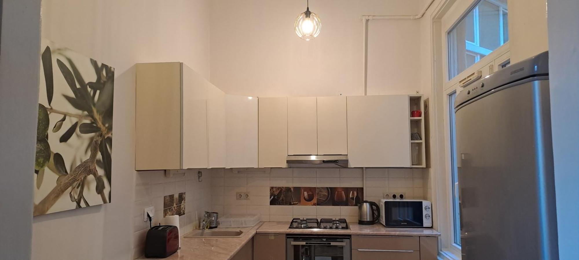 Center Royalty Apartment Budapest Eksteriør billede