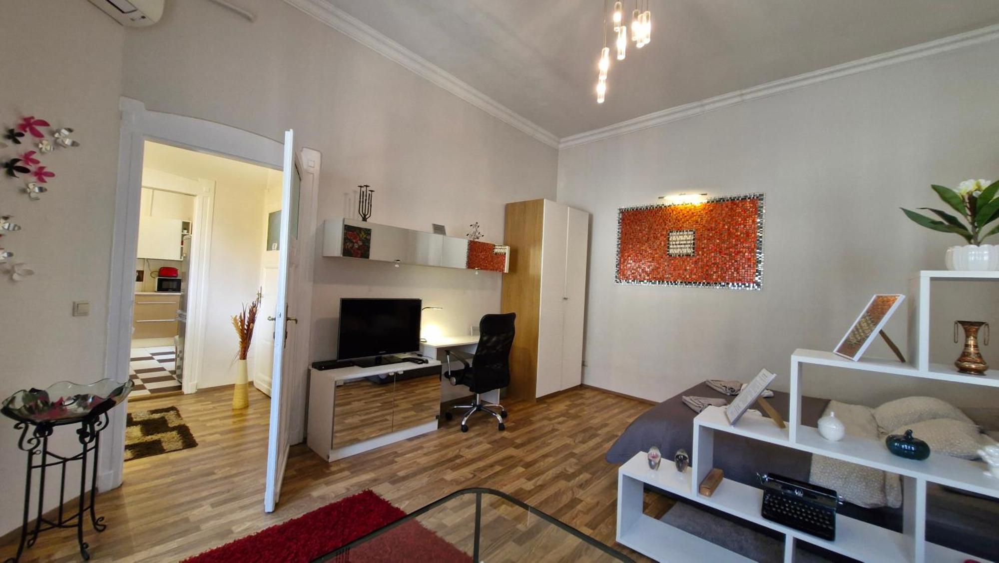 Center Royalty Apartment Budapest Eksteriør billede