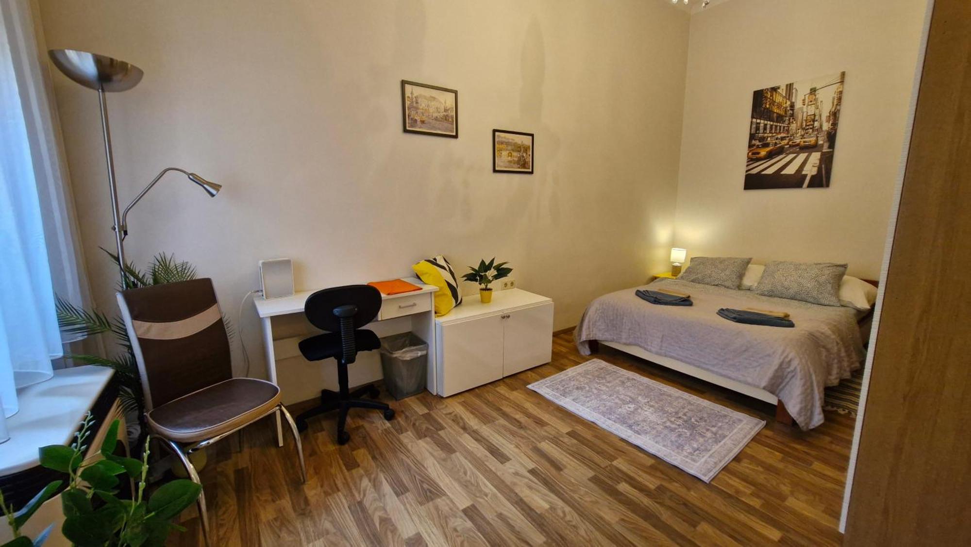 Center Royalty Apartment Budapest Eksteriør billede