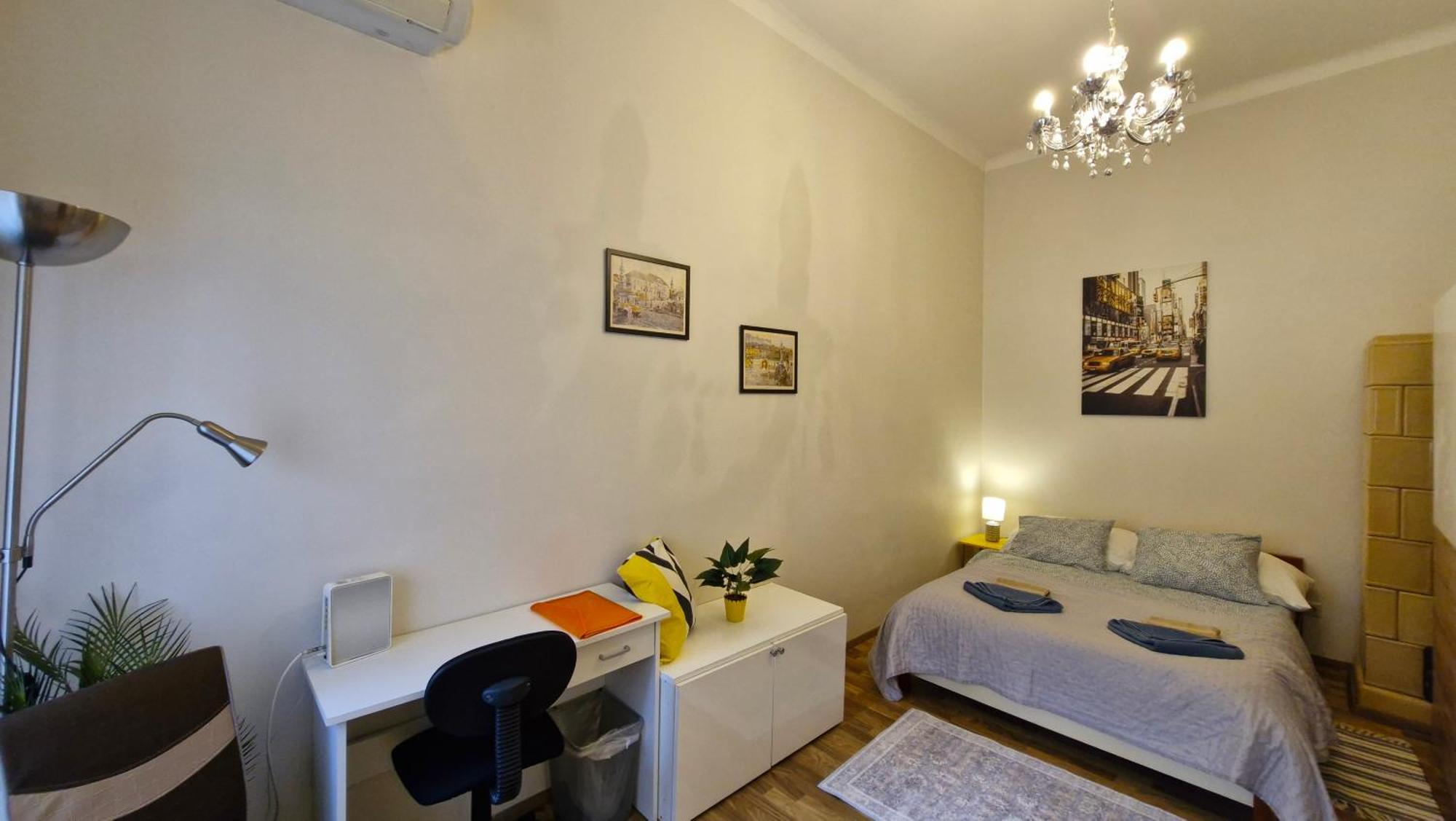 Center Royalty Apartment Budapest Eksteriør billede